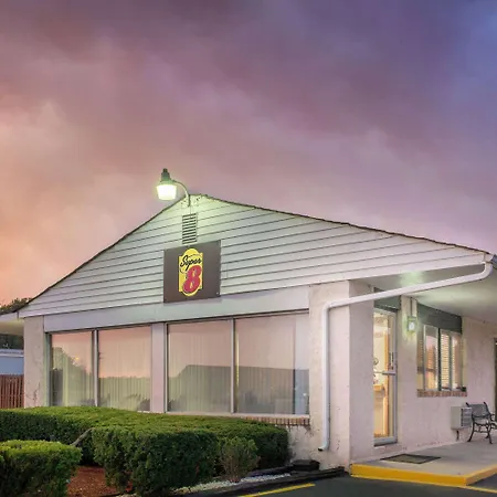 Super 8 By Wyndham Centerville-Richmond